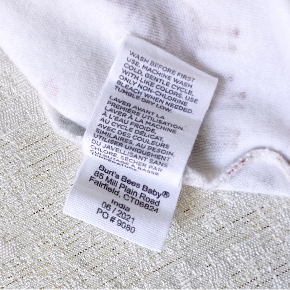 Burt’s Bee Footed Pajamas Size 6-9 Months White and Red Reindeer Christmas Theme - Picture 10 of 10